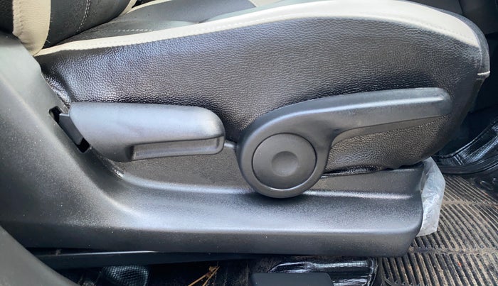 2020 Maruti S Cross ZETA 1.5, Petrol, Manual, 30,516 km, Driver Side Adjustment Panel