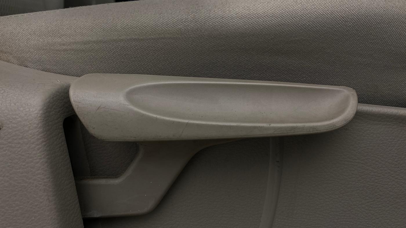 2014 Volkswagen Polo COMFORTLINE 1.2L, Diesel, Manual, 1,15,208 km, Driver Side Adjustment Panel