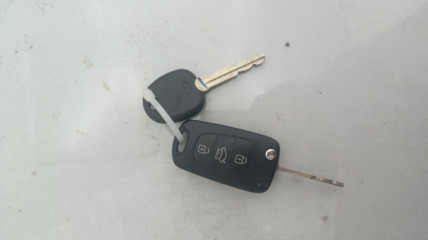 2013 Hyundai i10 SPORTZ 1.1, Petrol, Manual, 18,864 km, Key Close Up