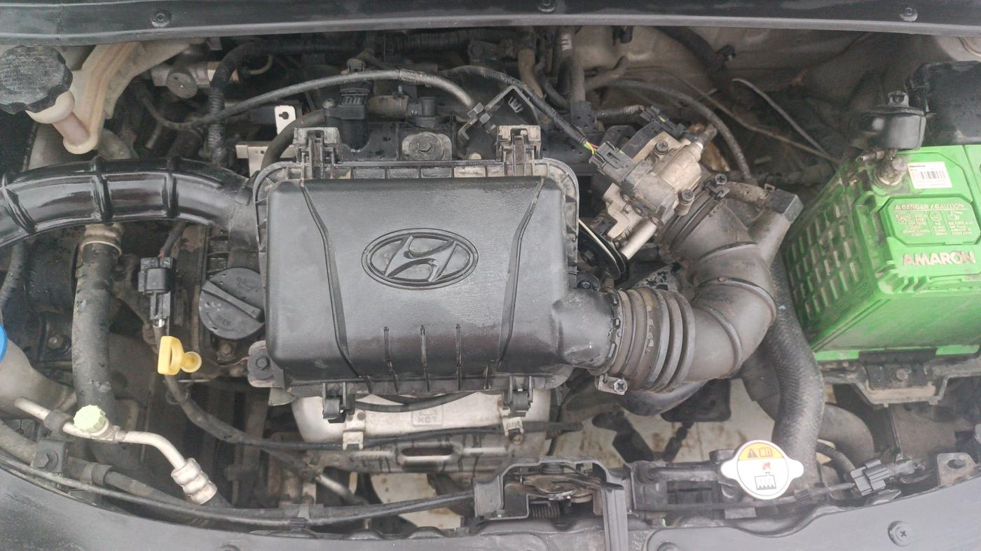 2013 Hyundai i10 SPORTZ 1.1, Petrol, Manual, 18,864 km, Engine View