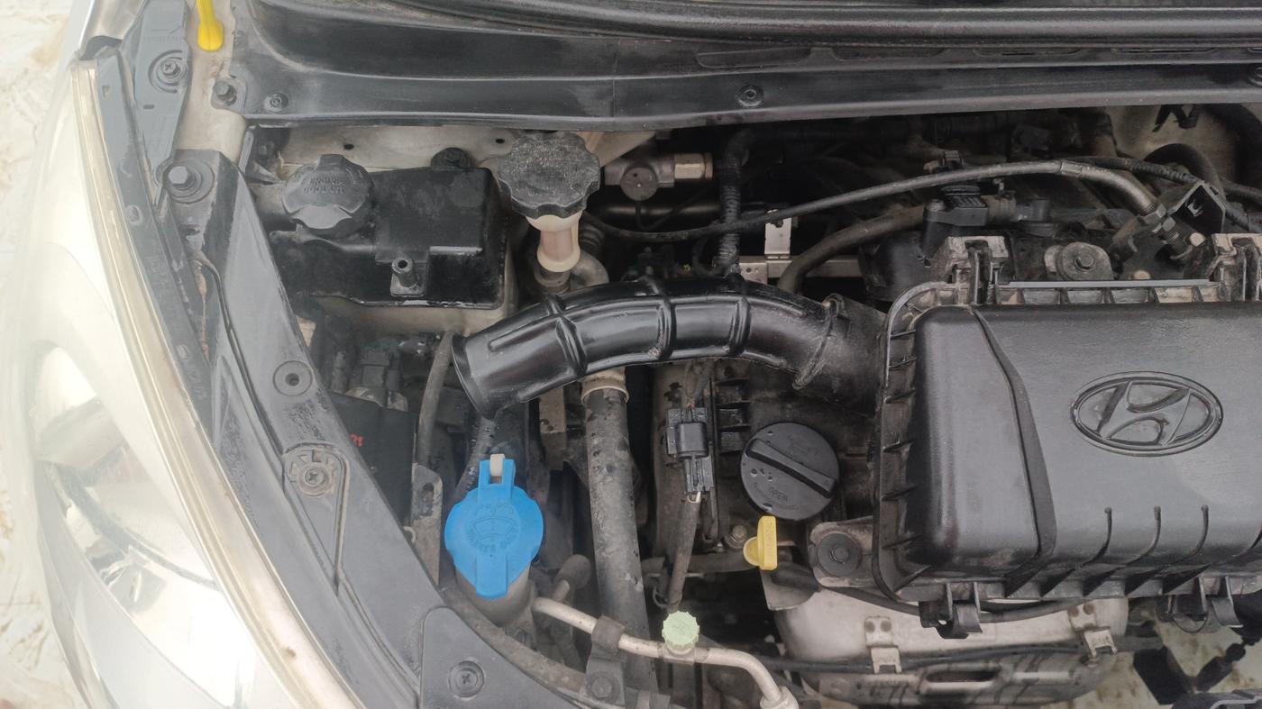 2013 Hyundai i10 SPORTZ 1.1, Petrol, Manual, 18,864 km, Engine View - Right