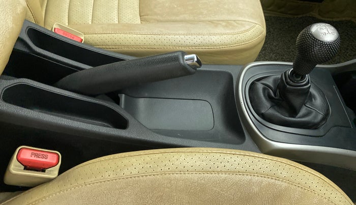 2017 Honda City V MT PETROL, Petrol, Manual, Gear Lever