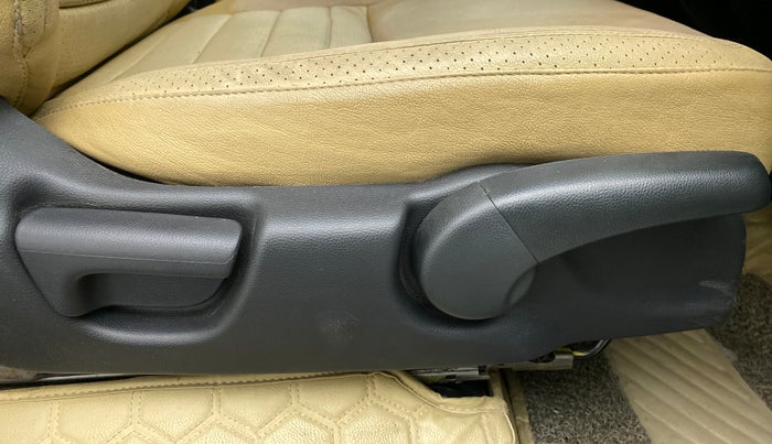 2017 Honda City V MT PETROL, Petrol, Manual, Driver Side Adjustment Panel