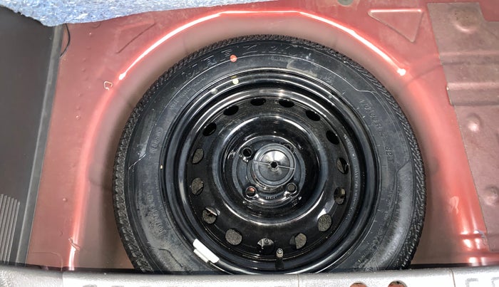 2016 Ford New Figo TITANIUM 1.2 PETROL MT, Petrol, Manual, 28,837 km, Spare Tyre