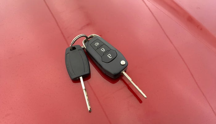 2016 Ford New Figo TITANIUM 1.2 PETROL MT, Petrol, Manual, 28,837 km, Key Close Up