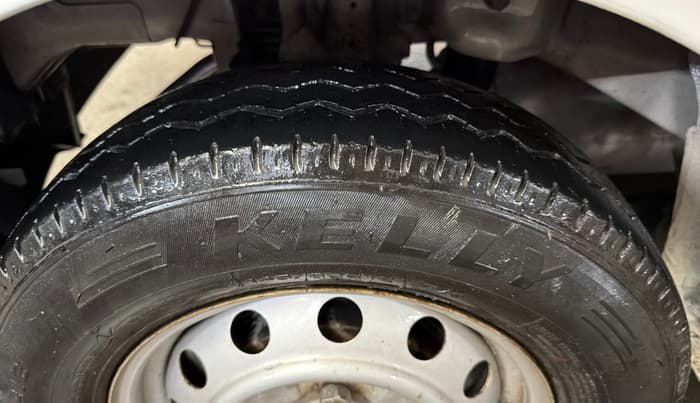 2015 Hyundai Eon ERA +, Petrol, Manual, 47,964 km, Right Rear Tyre Tread