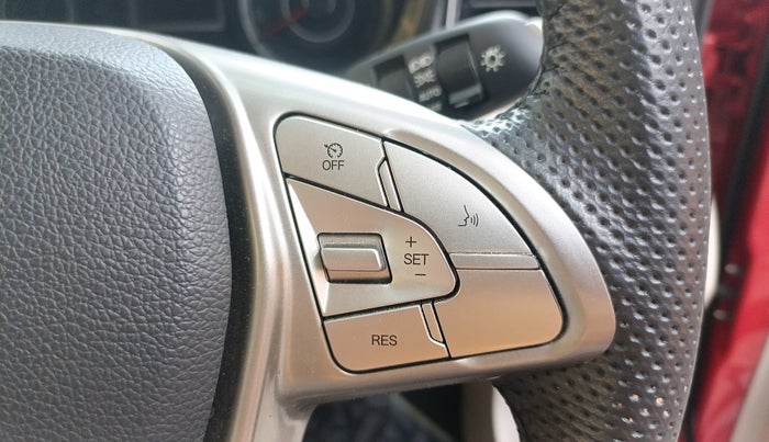 2022 Mahindra XUV300 W8 (O) 1.2 PETROL AMT, Petrol, Automatic, 22,868 km, Adaptive Cruise Control