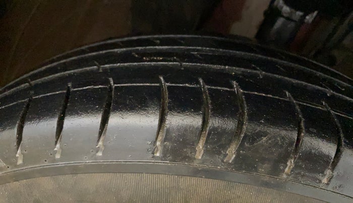 2015 Renault Kwid RXT 0.8, Petrol, Manual, 77,337 km, Right Front Tyre Tread