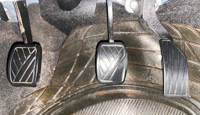 2012 Maruti Swift VXI, Petrol, Manual, 1,18,412 km, Pedals