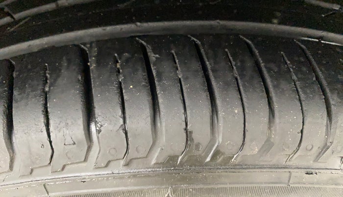 2023 Hyundai NEW I20 SPORTZ 1.2 IVT, Petrol, Automatic, 16,734 km, Right Front Tyre Tread