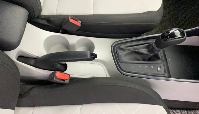 2023 Hyundai NEW I20 SPORTZ 1.2 IVT, Petrol, Automatic, 16,734 km, Gear Lever