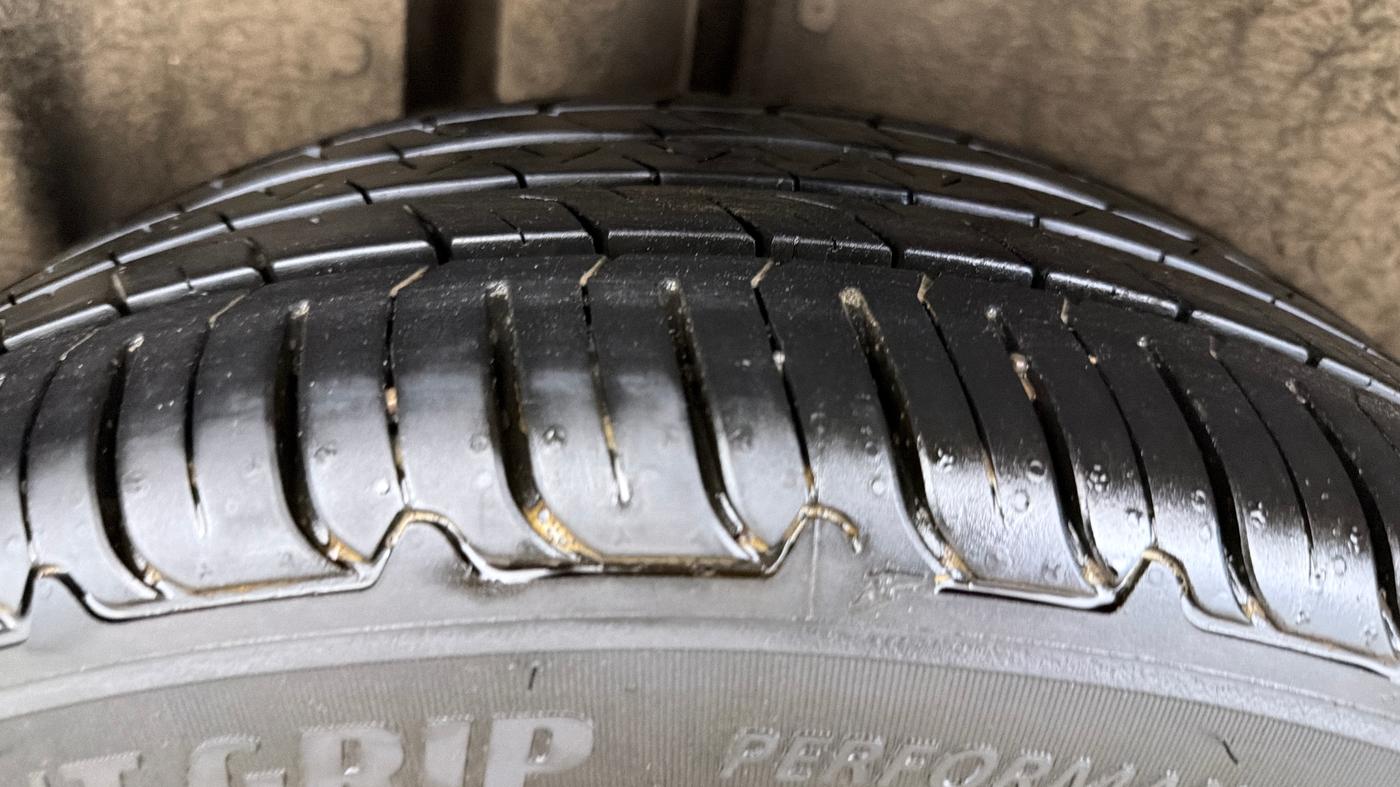 2022 MG HECTOR PLUS SHARP 1.5 PETROL TURBO CVT 6-STR, Petrol, Automatic, 59,668 km, Right Rear Tyre Tread