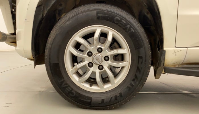 2017 Mahindra TUV300 T8, Diesel, Manual, 40,687 km, Left Front Wheel