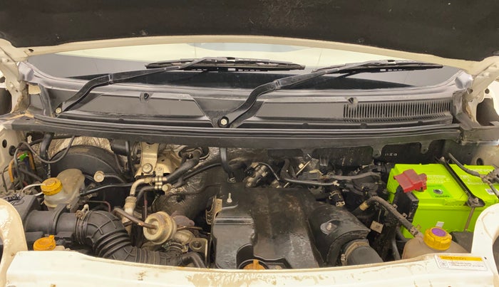 2017 Mahindra TUV300 T8, Diesel, Manual, 40,687 km, Open Bonet