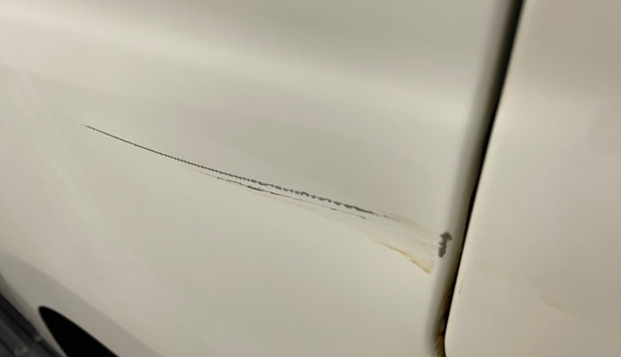 2017 Mahindra TUV300 T8, Diesel, Manual, 40,687 km, Left quarter panel - Minor scratches