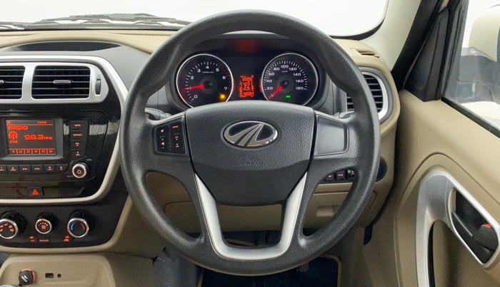 2017 Mahindra TUV300 T8, Diesel, Manual, 40,687 km, Steering Wheel Close Up