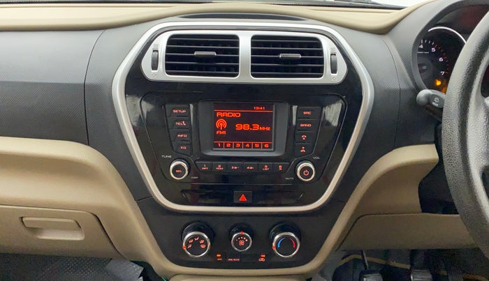 2017 Mahindra TUV300 T8, Diesel, Manual, 40,687 km, Air Conditioner