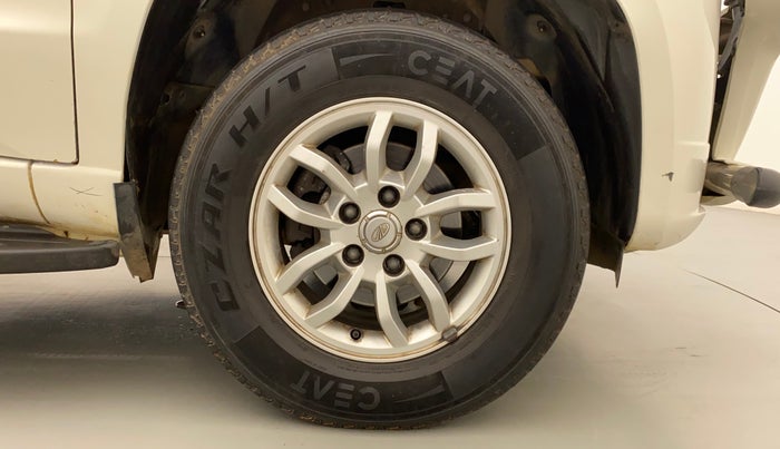 2017 Mahindra TUV300 T8, Diesel, Manual, 40,687 km, Right Front Wheel