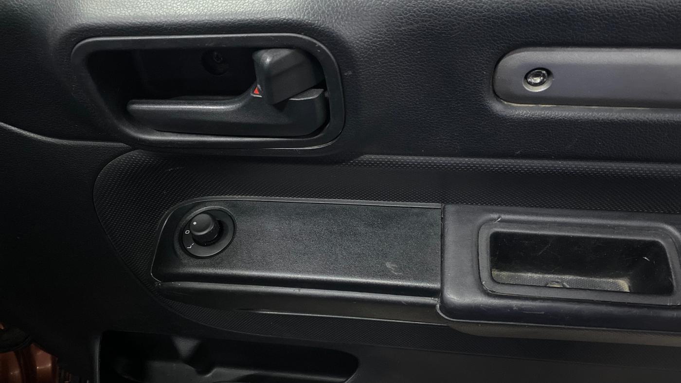 2021 Mahindra Thar LX HT PETROL 4WD MT, Petrol, Manual, 24,564 km, Driver Side Door Panels Control