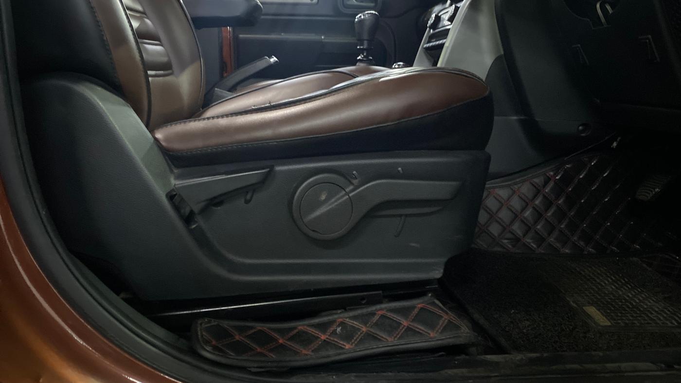 2021 Mahindra Thar LX HT PETROL 4WD MT, Petrol, Manual, 24,564 km, Driver Side Adjustment Panel