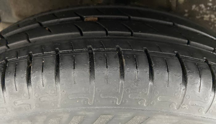 2021 Hyundai GRAND I10 NIOS SPORTZ 1.2 KAPPA VTVT CNG, CNG, Manual, 26,081 km, Right Rear Tyre Tread