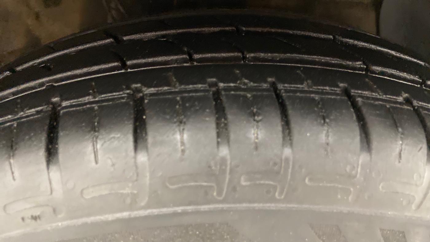 2021 Hyundai GRAND I10 NIOS SPORTZ 1.2 KAPPA VTVT CNG, CNG, Manual, 26,081 km, Right Front Tyre Tread