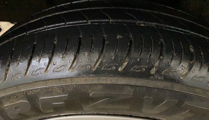 2023 Renault TRIBER RXZ AMT, Petrol, Automatic, 16,063 km, Right Rear Tyre Tread