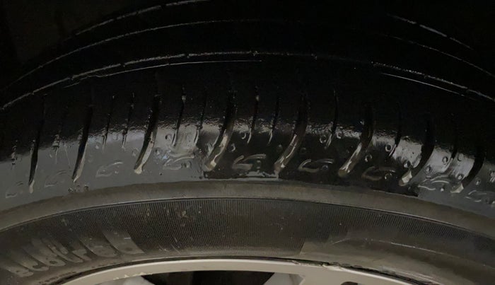 2023 Renault TRIBER RXZ AMT, Petrol, Automatic, 16,063 km, Left Front Tyre Tread