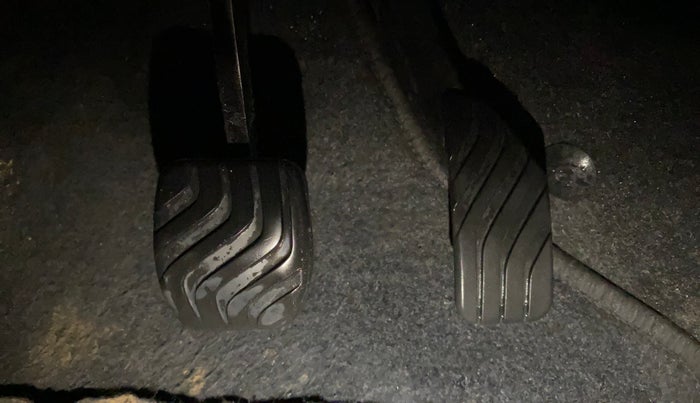 2023 Renault TRIBER RXZ AMT, Petrol, Automatic, 16,063 km, Pedals