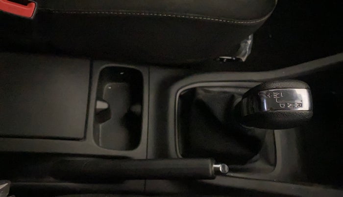 2023 Renault TRIBER RXZ AMT, Petrol, Automatic, 16,063 km, Gear Lever