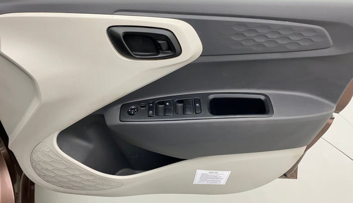 2020 Hyundai AURA S 1.2 CNG, CNG, Manual, 28,942 km, Driver Side Door Panels Control