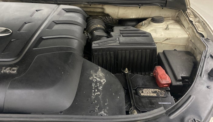 2017 Mahindra XUV500 W6 AT 1.99, Diesel, Automatic, 64,287 km, Engine View - Left