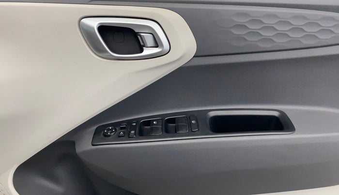 2020 Hyundai AURA SX PLUS 1.2 AMT CRDI, Diesel, Automatic, 45,704 km, Driver Side Door Panels Control