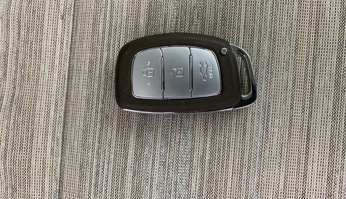 2020 Hyundai AURA SX PLUS 1.2 AMT CRDI, Diesel, Automatic, 45,704 km, Key Close Up