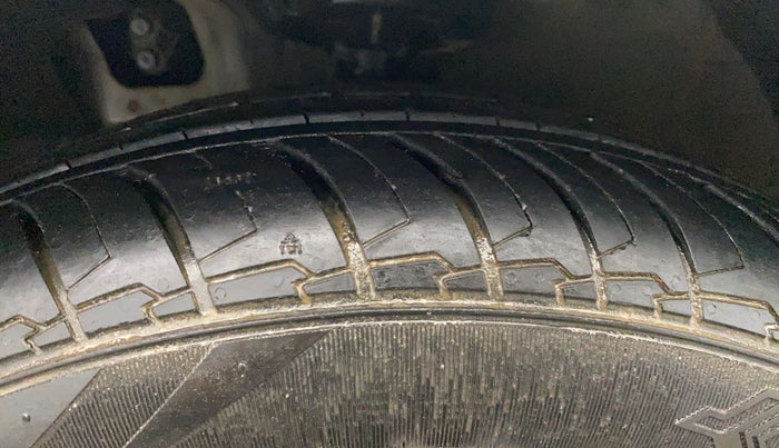 2020 Hyundai AURA SX PLUS 1.2 AMT CRDI, Diesel, Automatic, 45,704 km, Left Front Tyre Tread