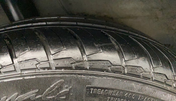 2020 Hyundai AURA SX PLUS 1.2 AMT CRDI, Diesel, Automatic, 45,704 km, Right Rear Tyre Tread