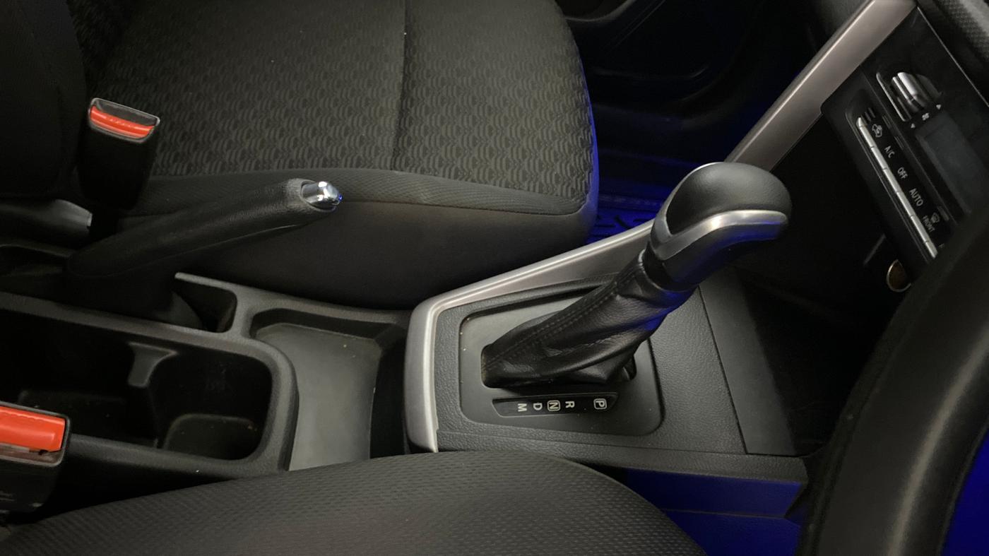 2024 Maruti BREZZA VXI AT SMART HYBRID, Petrol, Automatic, 27,089 km, Gear Lever