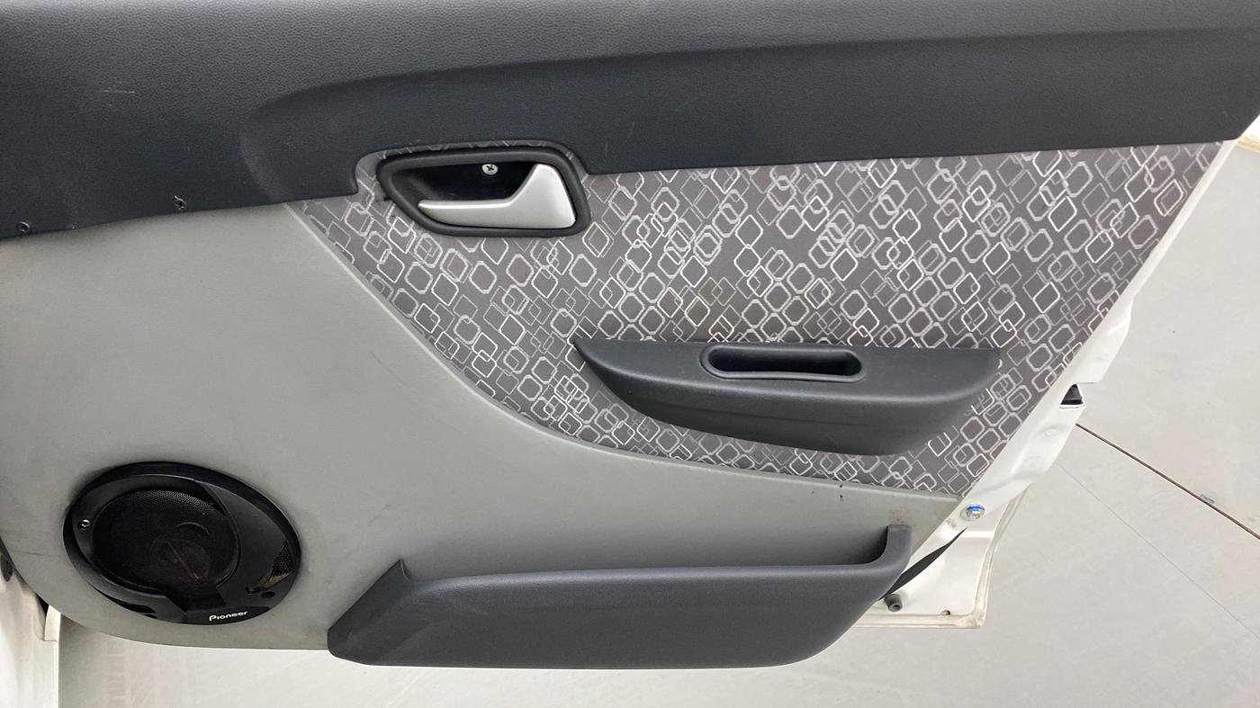 2019 Maruti Alto 800 LXI, Petrol, Manual, 10,010 km, Driver Side Door Panels Control