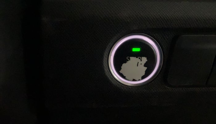 2021 Tata PUNCH CREATIVE AMT 1.2 RTN DUAL TONE, Petrol, Automatic, 20,179 km, Keyless Start/ Stop Button