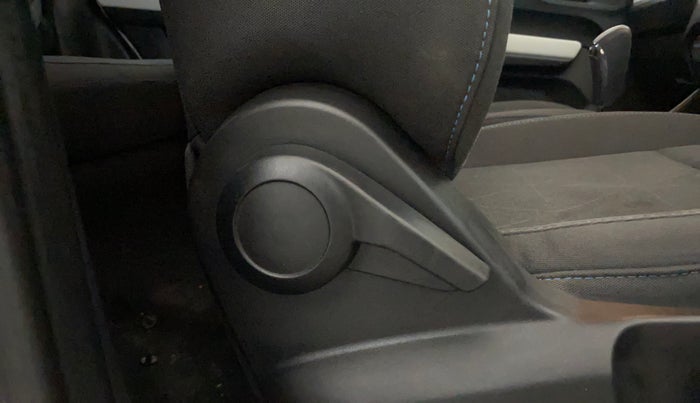 2021 Tata PUNCH CREATIVE AMT 1.2 RTN DUAL TONE, Petrol, Automatic, 20,179 km, Driver Side Adjustment Panel