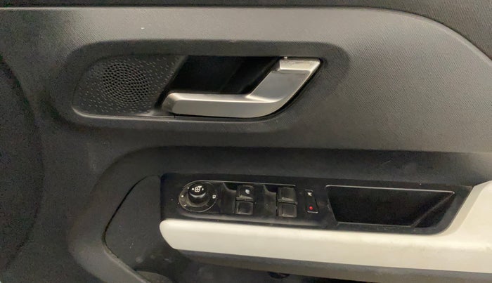 2021 Tata PUNCH CREATIVE AMT 1.2 RTN DUAL TONE, Petrol, Automatic, 20,179 km, Driver Side Door Panels Control