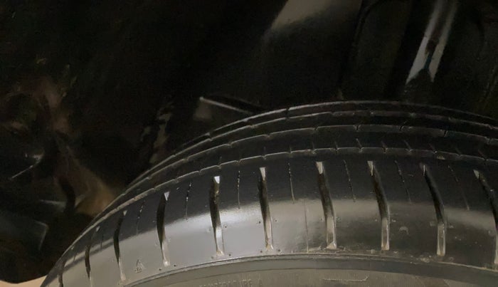 2021 Tata PUNCH CREATIVE AMT 1.2 RTN DUAL TONE, Petrol, Automatic, 20,179 km, Right Rear Tyre Tread