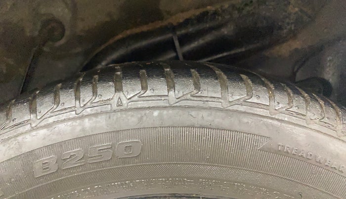 2015 Hyundai Verna FLUIDIC 4S 1.6 VTVT S(O), Petrol, Manual, 52,154 km, Left Rear Tyre Tread