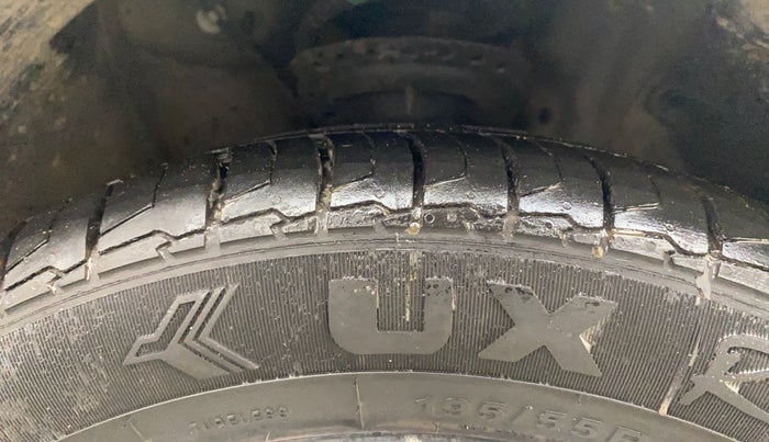 2015 Hyundai Verna FLUIDIC 4S 1.6 VTVT S(O), Petrol, Manual, 52,154 km, Right Front Tyre Tread