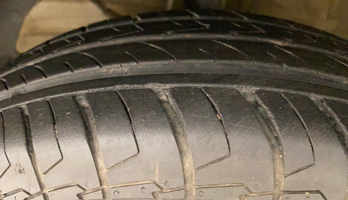 2021 Maruti Swift VXI, Petrol, Manual, 31,563 km, Left Front Tyre Tread