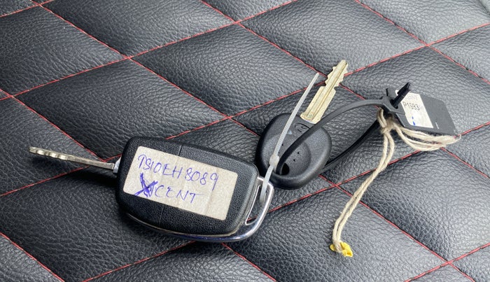 2016 Hyundai Xcent S 1.2 SPECIAL EDITION, Petrol, Manual, 74,812 km, Key Close Up