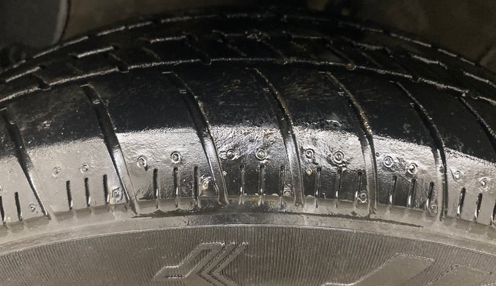 2016 Hyundai Xcent S 1.2 SPECIAL EDITION, Petrol, Manual, 74,812 km, Left Front Tyre Tread