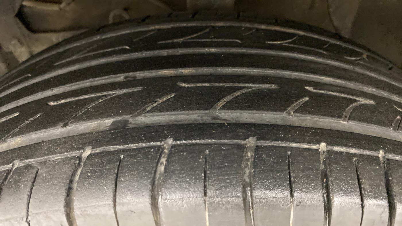 2016 Maruti Vitara Brezza VDI OPT, Diesel, Manual, 78,393 km, Left Front Tyre Tread