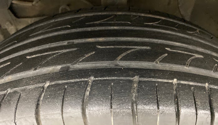 2016 Maruti Vitara Brezza VDI OPT, Diesel, Manual, 78,393 km, Left Front Tyre Tread