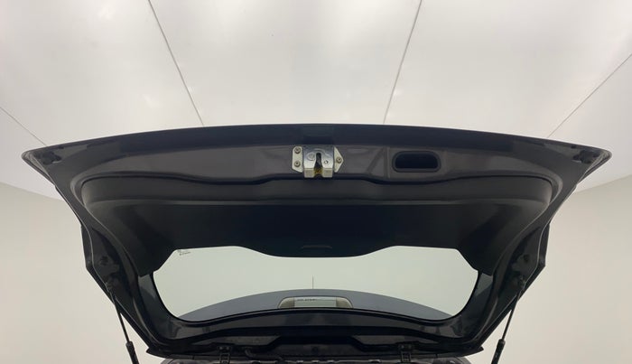 2016 Maruti Vitara Brezza VDI OPT, Diesel, Manual, 78,393 km, Boot Door Open
